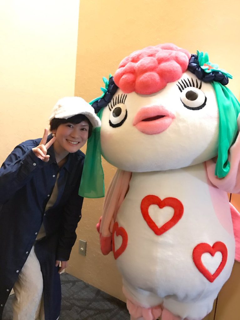 小林由美子の過去の声優キャラは?旦那の職業や子供はいるのか調査!